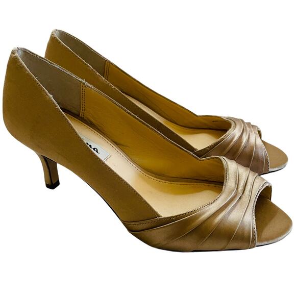 NEW Nina Rose Gold Satin Peep Toe Pumps Size 36.5 - Picture 2 of 7